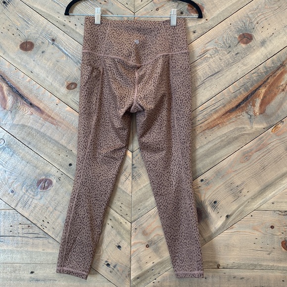 Athleta 🐆 Salutation Stash 7/8 Tights SP - Picture 8 of 9